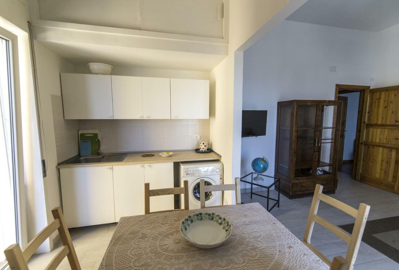 Via Crispi - Dimora Di Mare Apartment ปอร์โต เอมเปโดเกล ภายนอก รูปภาพ