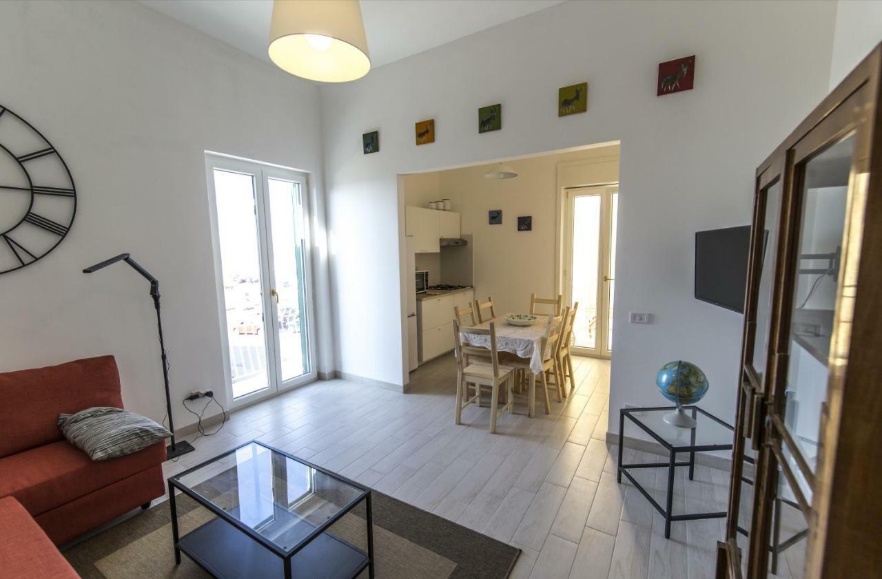 Via Crispi - Dimora Di Mare Apartment ปอร์โต เอมเปโดเกล ภายนอก รูปภาพ