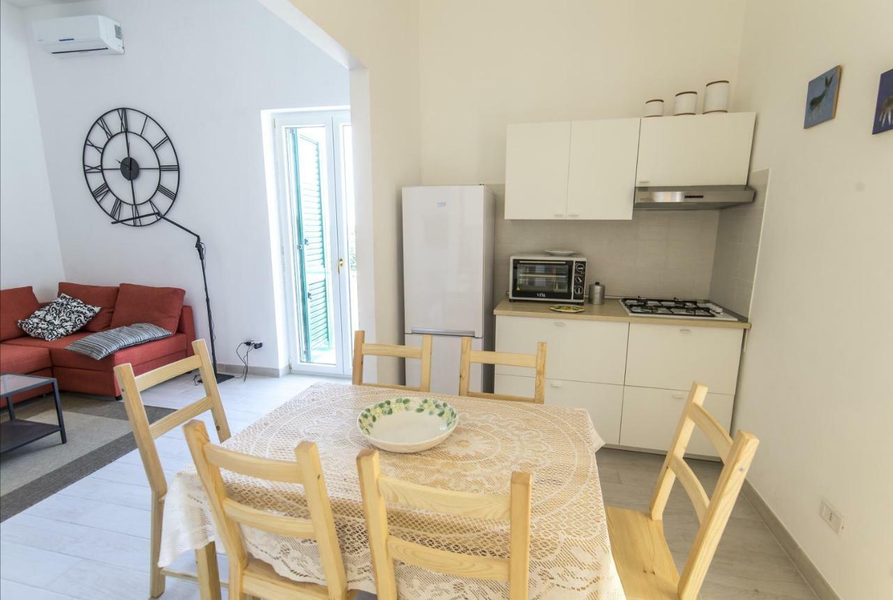 Via Crispi - Dimora Di Mare Apartment ปอร์โต เอมเปโดเกล ภายนอก รูปภาพ